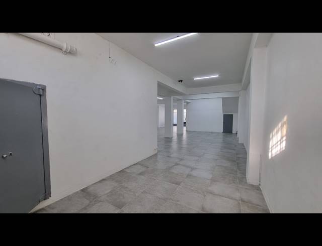 250M² BUILDING TO LET IN WOODSTOCK